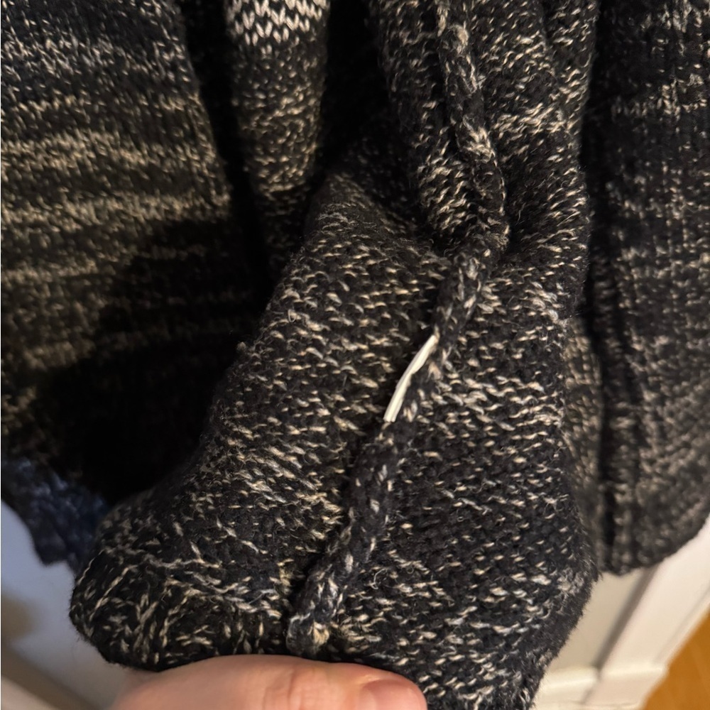 Lucky Brand Like-New Open Front Long Black and Cream Patterned Cardigan - Picture 3 of 7